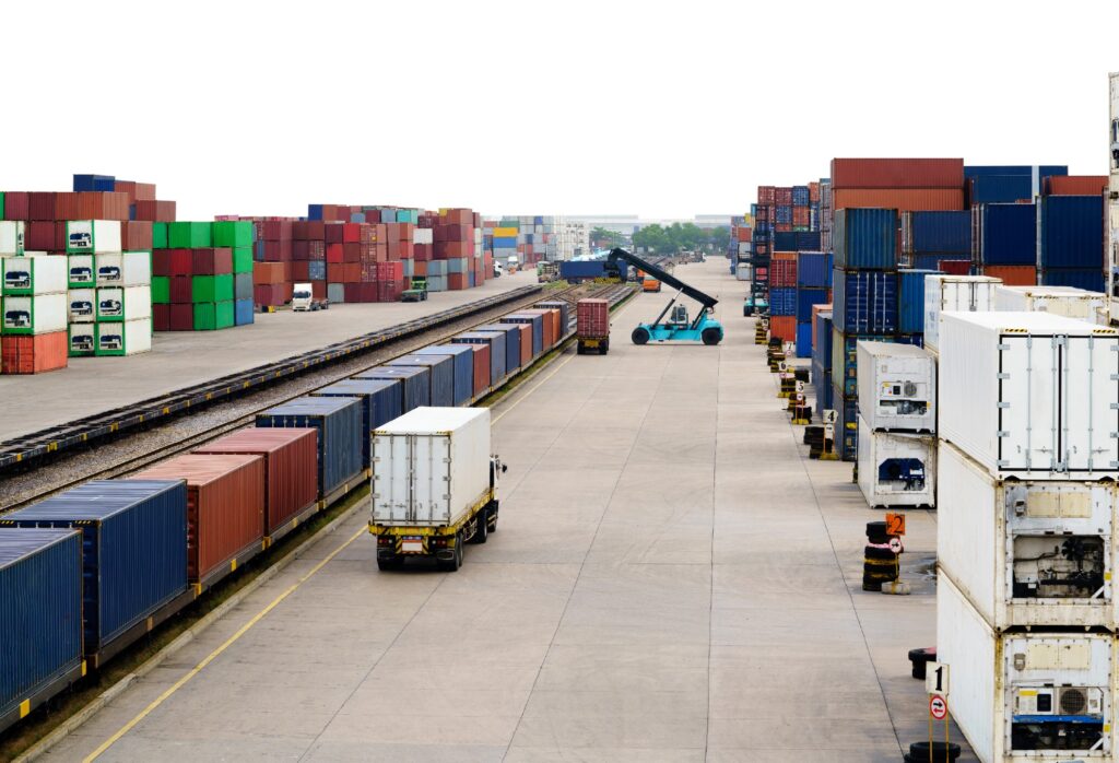 train cargo china to italy