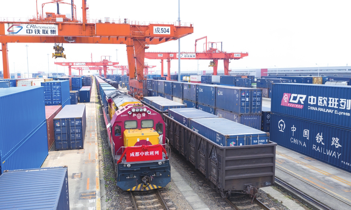 train cargo china to canada