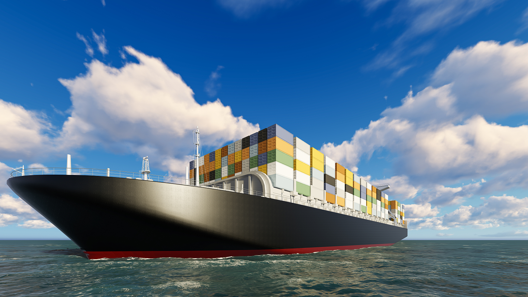 40HQ container being loaded at a Chinese port for shipment to Italy