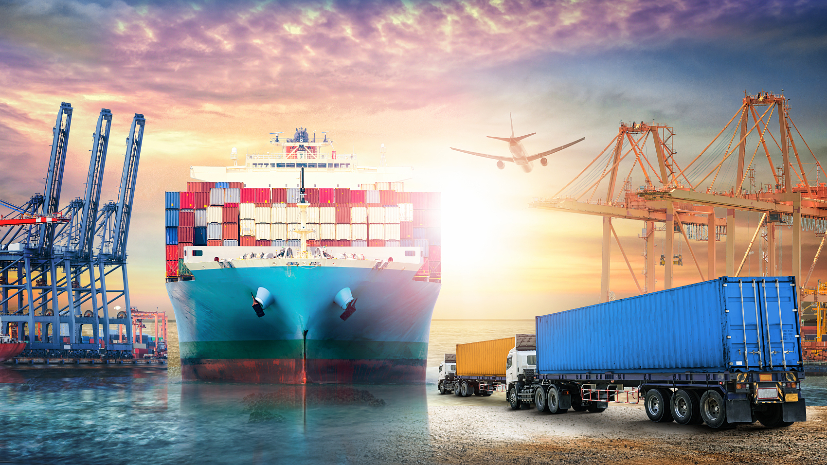 Cargo ship carrying reefer containers across the ocean